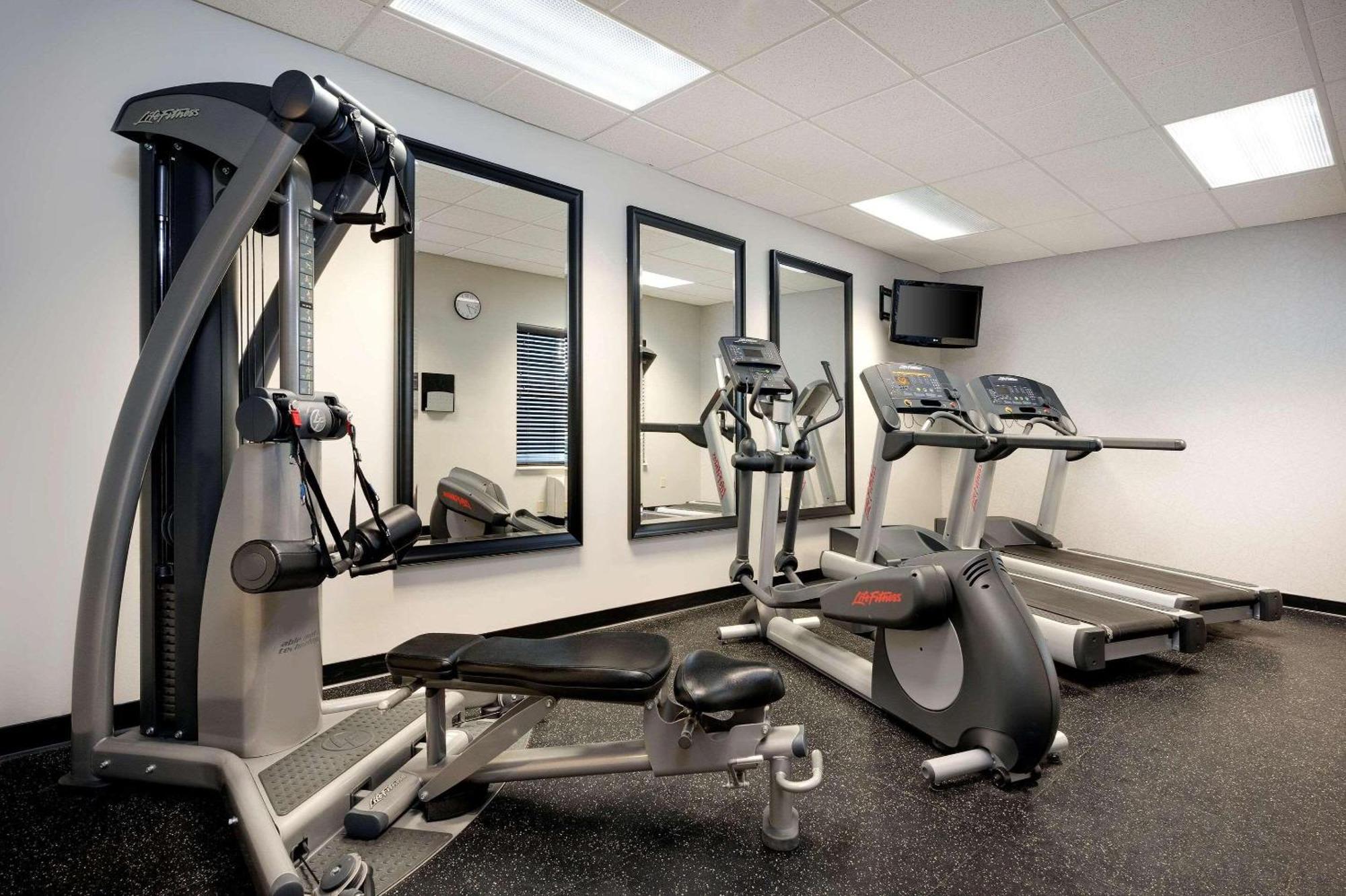 Country Inn & Suites By Radisson Albertville Near Outlet Mall Esterno foto